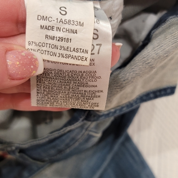 Machine size small distressed overalls. 29" inseam. Like new pre-owned condition - Picture 3 of 13